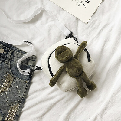 

2019 new casual simple wild shoulder bag cartoon cute little frog canvas bag fashion cute messenger Messenger bag