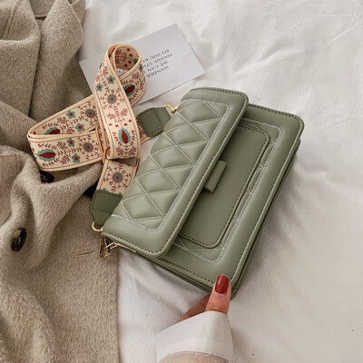 

Girls small bag new rhombic shoulder bag Korean version of the wide shoulder strap Messenger bag small square bag tide