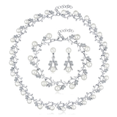 

Bridal Alloy Inlaid Rhinestone Necklace Bracelet Earrings Set Wedding Jewellery Wedding Headdress Creative Pearl Necklace Set