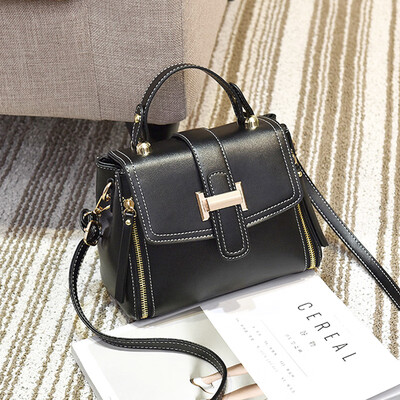 

On the new small bag female contracted Korean Messenger bag retro art shoulder portable summer bucket bag