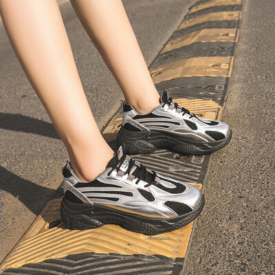 

Reflective sneakers female summer Korean fashion ins Joker thick-soled intellectual smoked muffin sports Torre shoes