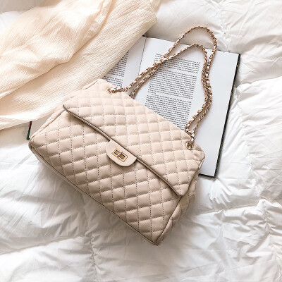 

Qiao Bani 2019 new European&American style fashion street shoot rhombic chain big bag street clap shoulder shoulder diagonal female bag