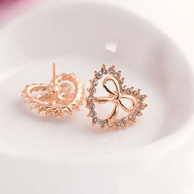 

New Arrival Natural Diamond Hollow Heart with Bow Stud Earrings