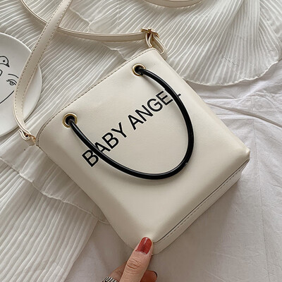 

Womens 2019 spring&summer new Chaohan version of the texture fashion 100 handheld single shoulder oblique span bag locomotive