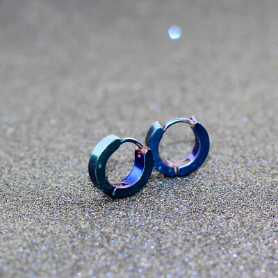 

E0213 New Black Blue Small Cool Hoop Earring For Women&Men 316L Stainless Steel Earring Fashion Jewelry Punk Style Wholesale