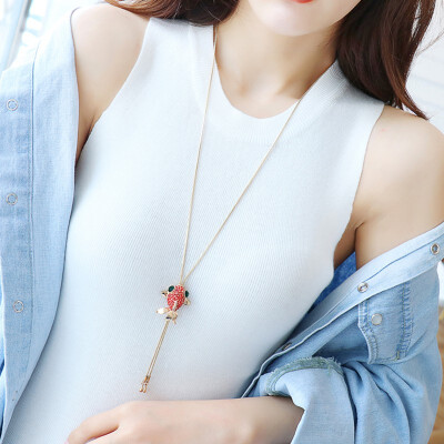 

Small goldfish necklace female koi sweater chain long mermaid pendant wild simple atmosphere with clothes hanging