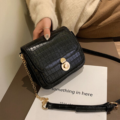 

Chic bag female retro wild simple texture 2019 new Korean version of the slung shoulder fashion tofu small square bag
