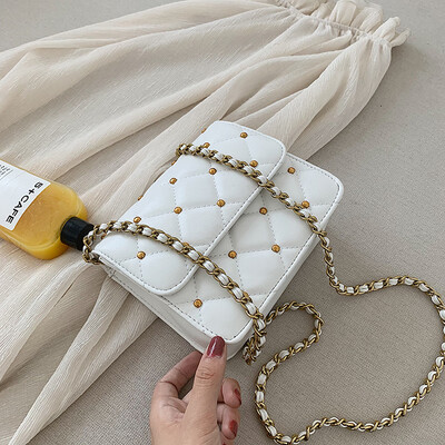 

Summer new bag female bag 2019 new wave Korean version of the fashion rivet rhombic single shoulder slung chain small square bag
