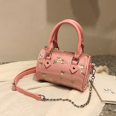 

Tailored Fashion Women Embroidery Beach Waterproof Handle Bag Leather Chain Crossbody Bag
