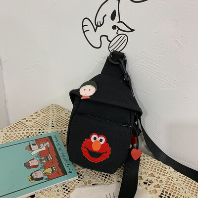 

2019 new wave Korean version of the wild canvas chest bag female ins fashion casual simple Messenger bag cute small bag