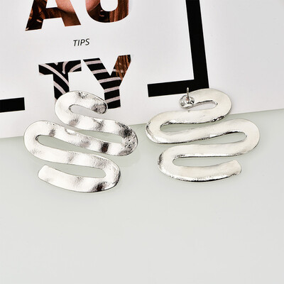 

2019 latest design brand creative -curve metal lava earrings generous minimalist earrings gift for women