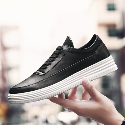 

Summer wild black shoes Korean version of the trend of small shoes sports shoes 14 junior high school students all black summer shoes 16 years old
