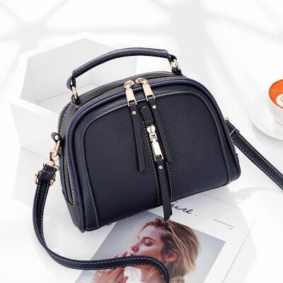 

The fashion of the new womens fashion is simple Korean version of the one-shoulder bag ins