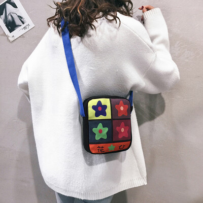 

Small fresh flower bag female 2019 new Japanese&Korean Harajuku student shoulder Messenger bag chic wild canvas bag