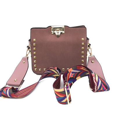 

Single shoulder Messenger bag female 2019 new postman bag Korean version of the wild rivet bag retro small square bag