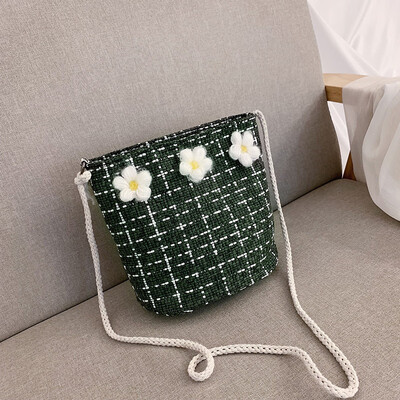 

Little fairy wild temperament shoulder bag 2019 new fashion lattice Messenger bag Sen cute cute flower bucket bag