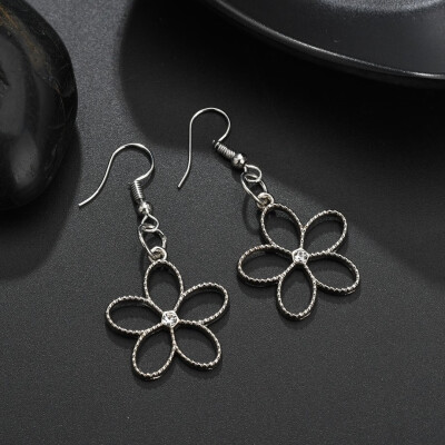 

New Creative Design Ladies Pendant Necklace Hollow Fishtail Flower Fashion Popular Necklace Set Wedding Jewelry Female Gift