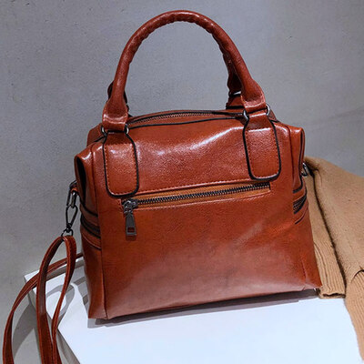 

Retro Women Waxy Pu Leather Handbag Women Crossbody Bag Girl Ladies Leather Shoulder Bag Messenger Bag Rivet Bag
