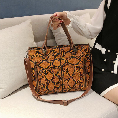 

Female bag snake pattern handbag bag female Korean version of the retro network red wild shoulder bag large capacity Mes