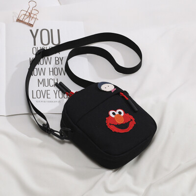 

Small bag female tide messenger bag Joker ins student summer small fresh ugly cute canvas bag