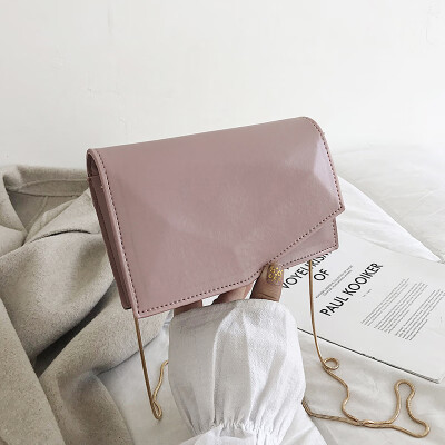 

Small fresh fashion casual wild shoulder messenger bag female 2019 new simple temperament indentation chain square bag