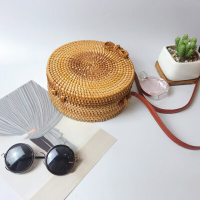 

Tailored Circle Handwoven Bali Round Retro Rattan Straw Beach Bag Crossbody