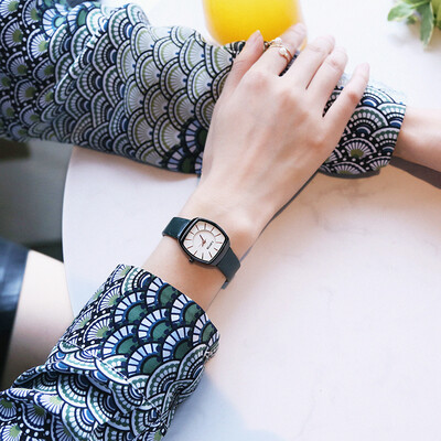 

French niche waterproof new watch girls ins wind simple temperament students Korean version of the square