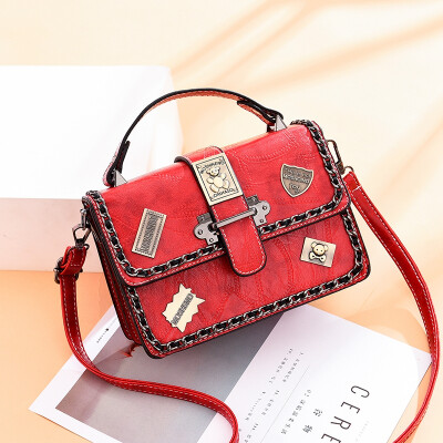 

In summer the fashion personality handbag in the Korean version of the new womens fashion handbag is slanted with one shoulder a