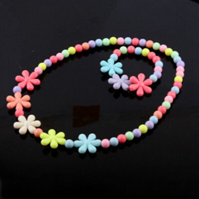 

Beautiful Childrens Flower Necklace Bracelet Set of 2 Acrylic Colourful Beads Jewellery