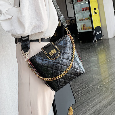 

Bucket bag female 2019 new Korean fashion wild ins super fire rhombic chain mobile phone bag slung shoulder bag