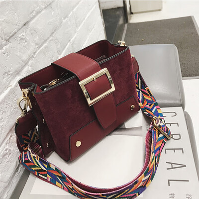 

Shoulder bag female 2019 new shoulder Messenger bag Korean version of the tide fashion wild wide shoulder strap simple casual small square bag