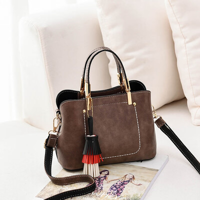 

On the new shoulder bag female Korean version of slung bucket bag personality fashion handbag Joker bag female tide
