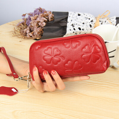 

First layer cowhide 2019 new womens embossed four-leaf clover shell bag large capacity leather clutch bag mobile phone bag