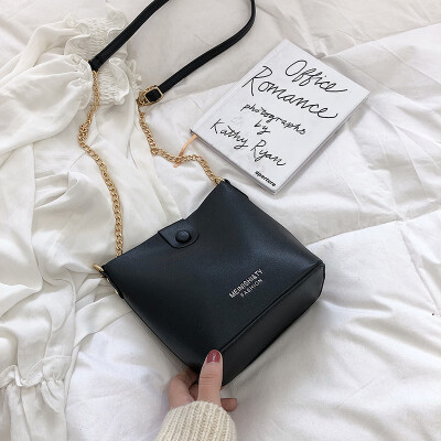 

New bag female bag 2019 new wave Korean version of the simple Messenger bag fashion wild chain ocean gas bucket bag