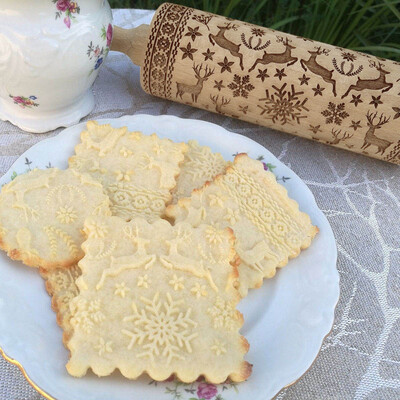 

Tailored Christmas Rolling Pin Engraved Carved Wood Embossed Rolling Pin Kitchen Tool