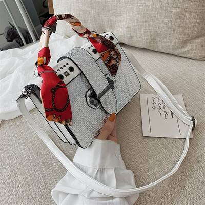 

Qiao Bani 2019 new European&American style fashion scarves snakeskin rivet flip bag shoulder bag diagonal shoulder bag