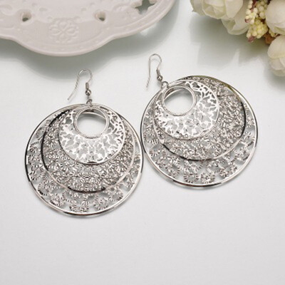 

New Arrive Retro Gold Silver Women Fashion Retro Miniature Personality Hollow Carved Round Flower Vine Earring