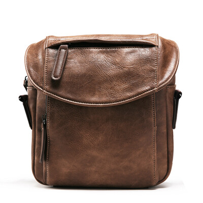 

Retro shoulder bag mens Messenger bag mens bag Korean fashion small backpack casual mens bag trendy men
