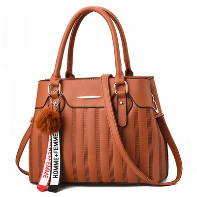 

2019 new fashion handbag embroidery thread fashion handbags Europe&the United States big bag casual shoulder bag cross-border