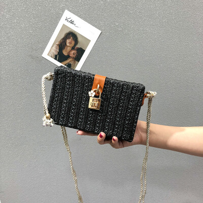 

Ins super fire bag female 2018 new tide weaving shoulder slung small square bag Korean version of the box straw bag
