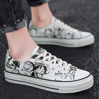 

2019 new mens pirate king comic low canvas shoes Korean fashion wild student breathable sports shoes
