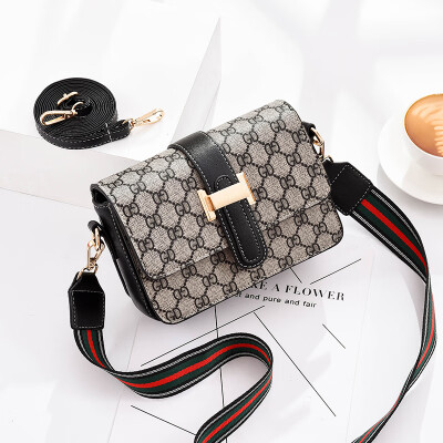 

Single shoulder bag female summer tide Korean fashion simple small square bag Joker casual slung bag