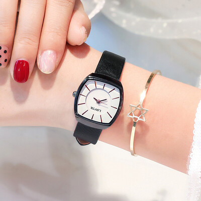 

British niche retro watch female student simple art ins wind lady Sen small black table