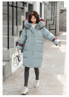 

Winter 2018 new Korean version of urban leisure chic elegant embroidery long hat true fur collar down jacket female