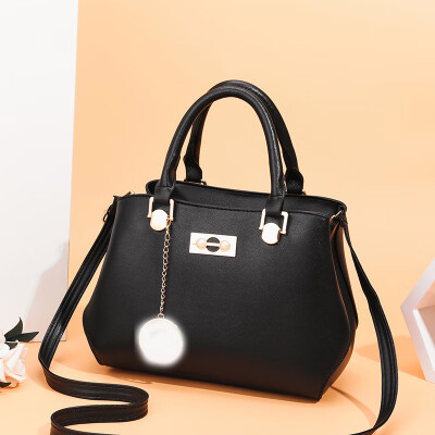 

European&American fashion handbags 2019 summer new Boston fashion wild handbag pillow bag direct sales