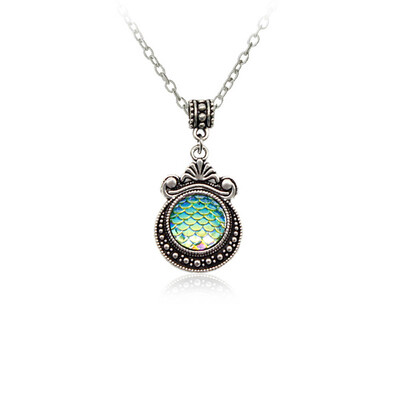 

1pcs Fish Scale Mermaid Necklace Beautifully Carved Magic Mirror Pendant Necklace for Womens Jewelry gift Colorful Gem