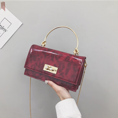 

Advanced sense of the ocean bag female 2019 new wave Korean version of the fashion patent leather wild chain shoulder slung small square bag