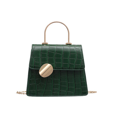 

2019 personality new shoulder strap rivet Korean fashion small square bag Messenger bag