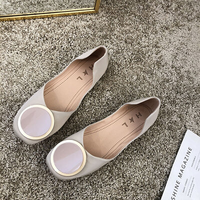 

Single-shoe lady summer fashion flat-soled shallow-mouth hollow soft-soled beans shoes round-headed lacquer ladle shoes