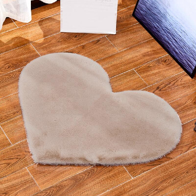 

Ultra Soft Heart-shaped Decorative Rug Faux Artificial Rabbit Hair Carpet Rugs Non-slip Floor Mats for Living Room Bedroom Home De